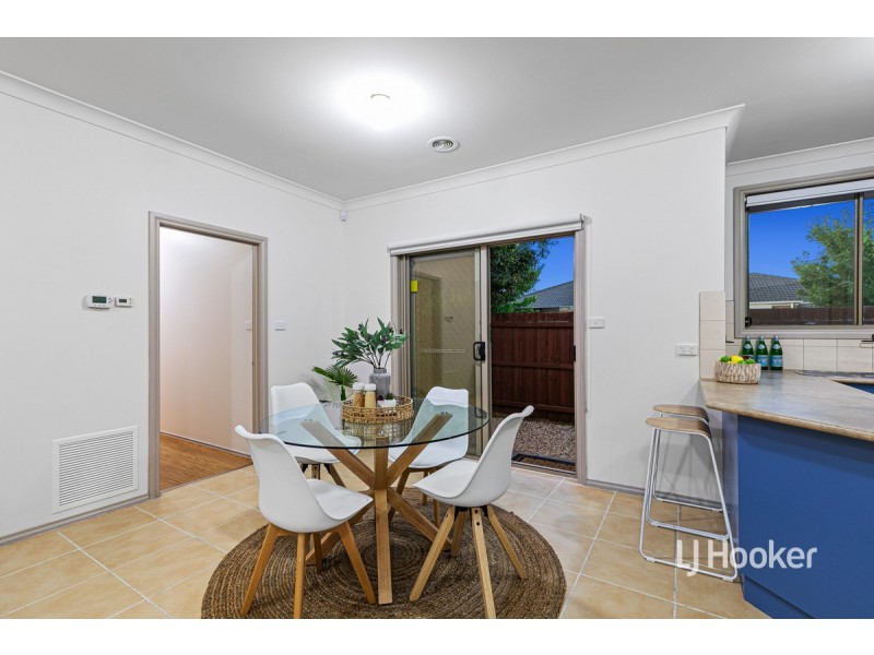 29 Dolphin Crescent, Point Cook VIC 3030