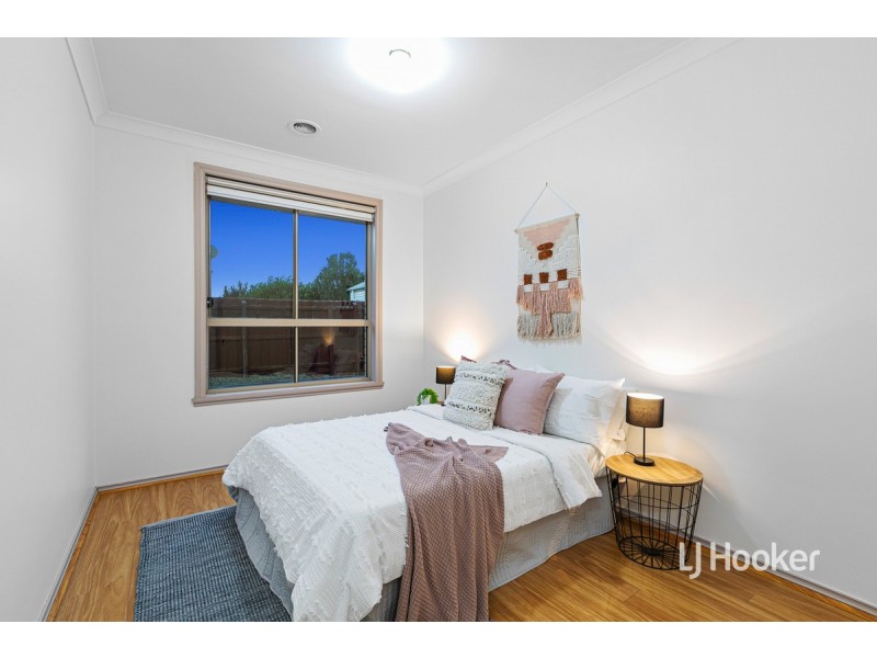 29 Dolphin Crescent, Point Cook VIC 3030