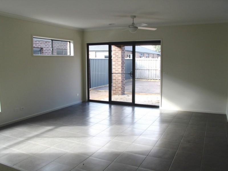 33 Terrene Terrace, Point Cook VIC 3030