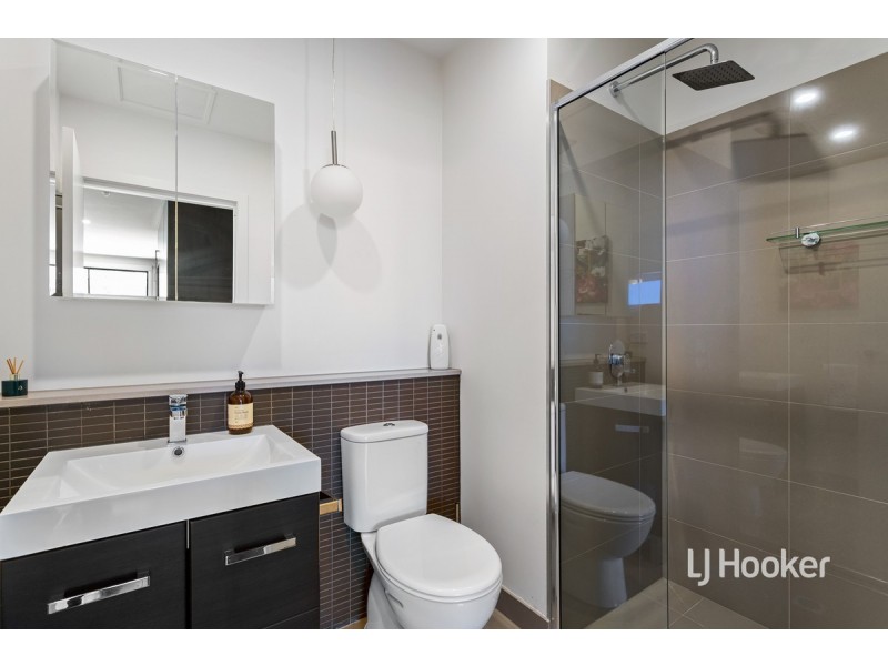 305/18 Tribeca Drive, Point Cook VIC 3030