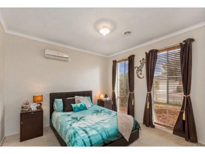 27 Dalkeith Drive, Point Cook VIC 3030