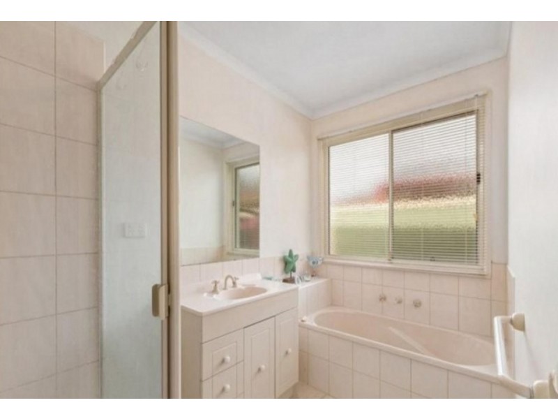 27 Dalkeith Drive, Point Cook VIC 3030