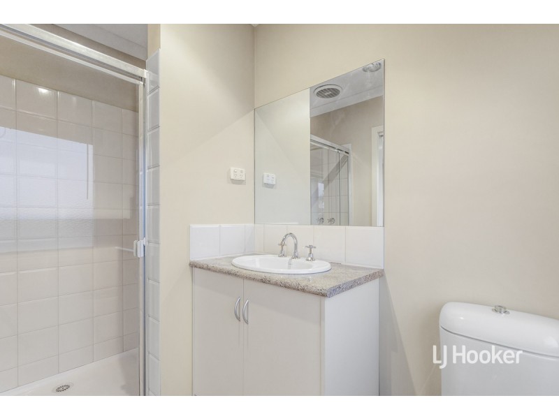 4/93 Sanctuary Lakes South Boulevard, Point Cook VIC 3030