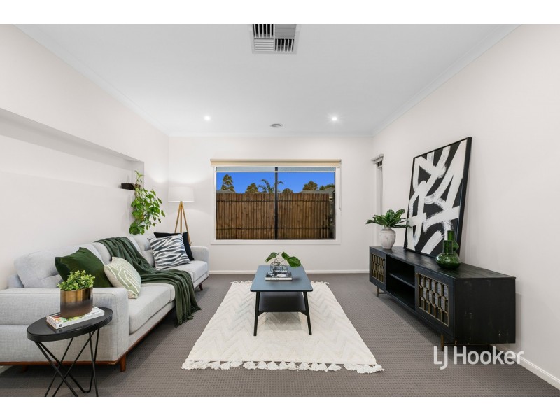 22 Tanoa Crescent, Point Cook VIC 3030