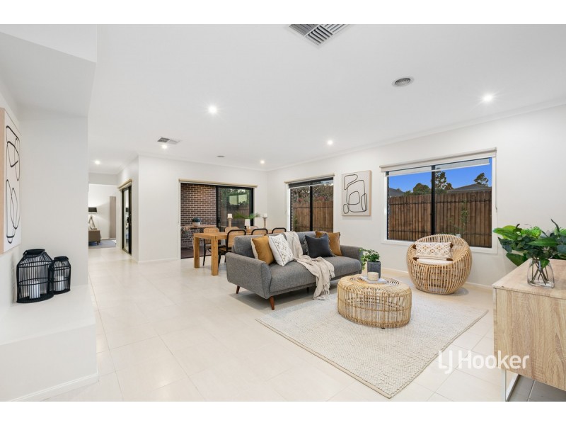22 Tanoa Crescent, Point Cook VIC 3030