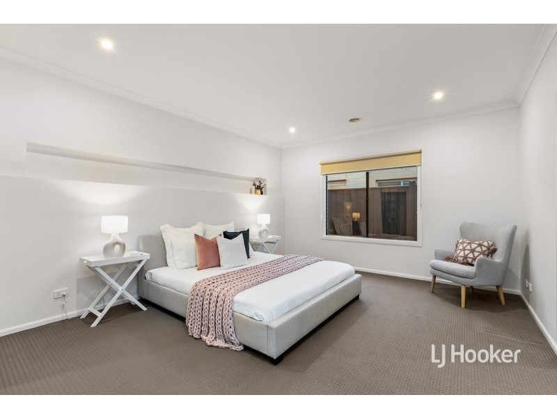 22 Tanoa Crescent, Point Cook VIC 3030