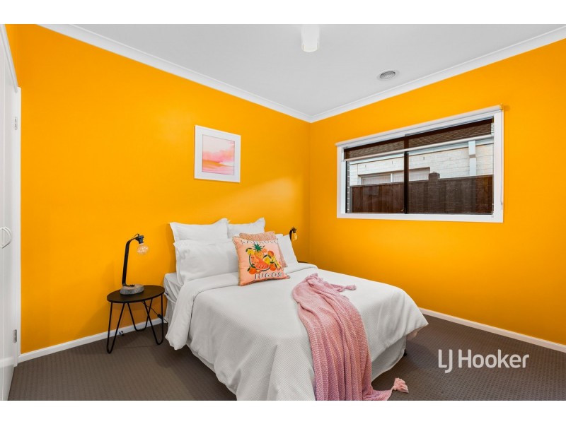 22 Tanoa Crescent, Point Cook VIC 3030