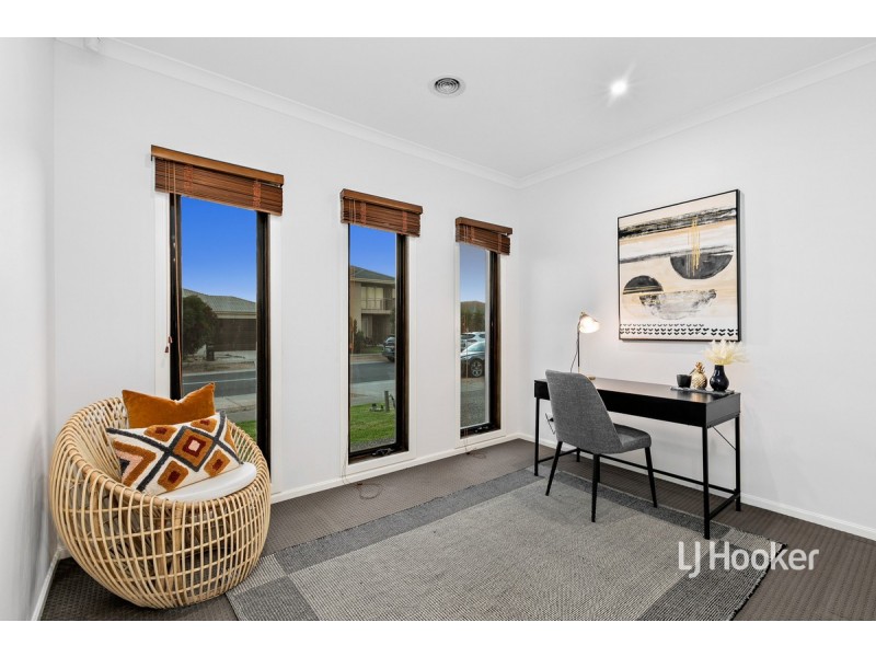 22 Tanoa Crescent, Point Cook VIC 3030
