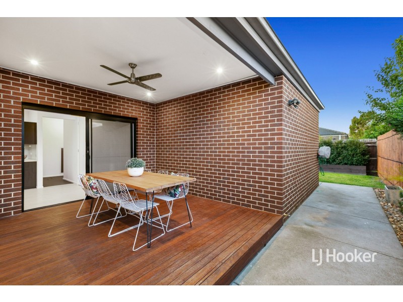 22 Tanoa Crescent, Point Cook VIC 3030