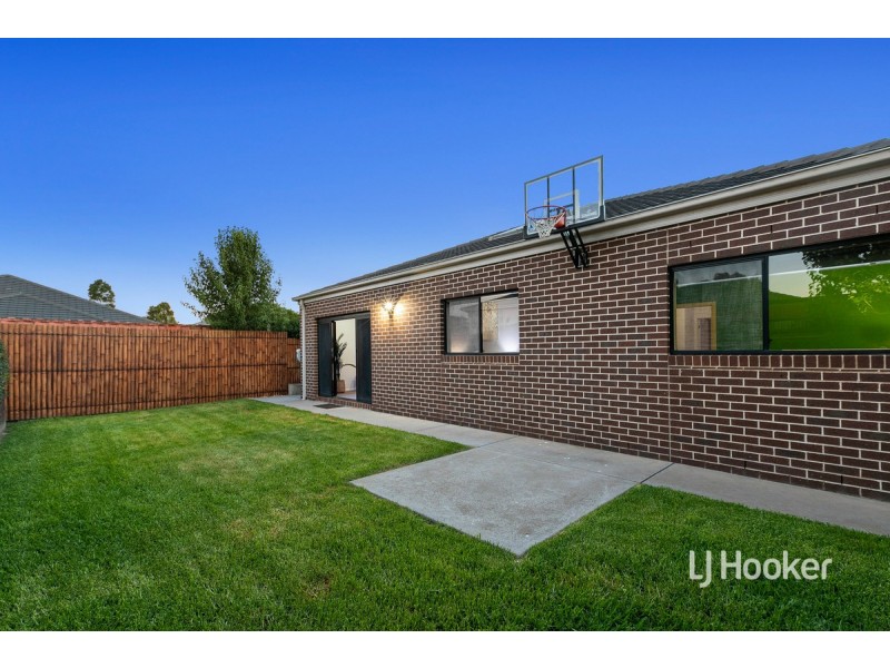 22 Tanoa Crescent, Point Cook VIC 3030