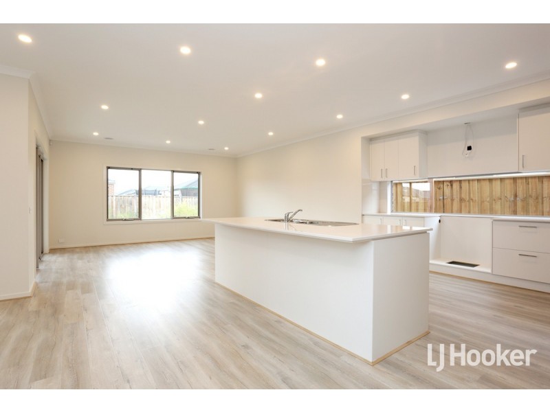17 Dodson Drive, Point Cook VIC 3030