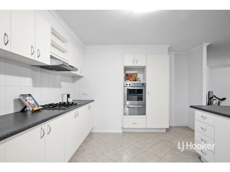 7 Fullard Close, Point Cook VIC 3030