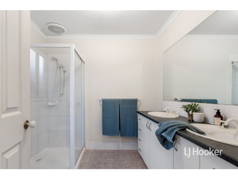 7 Fullard Close, Point Cook VIC 3030