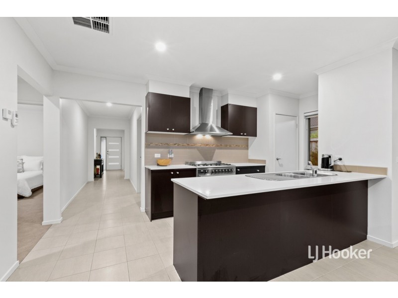 31 Arrowgrass Drive, Point Cook VIC 3030