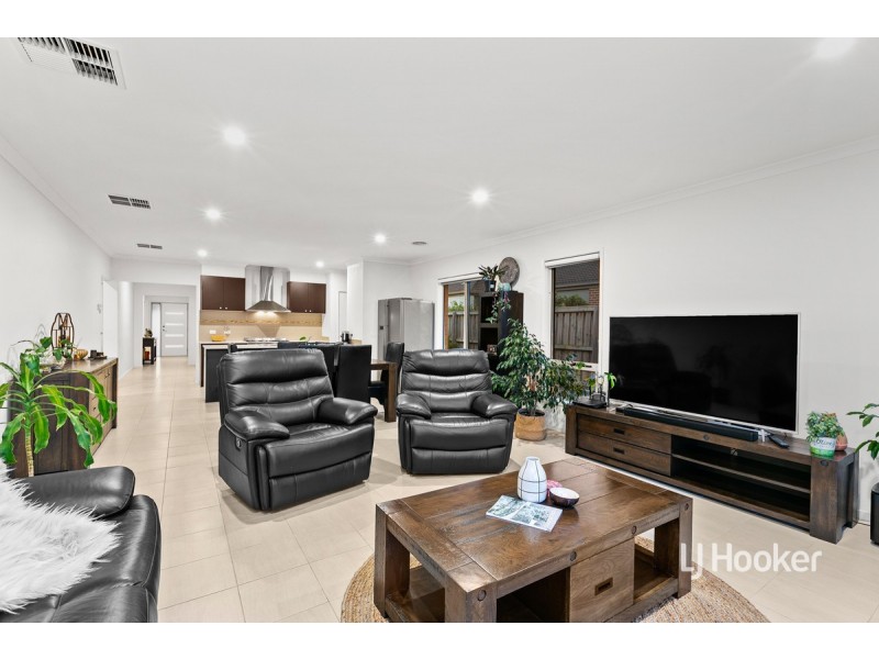 31 Arrowgrass Drive, Point Cook VIC 3030