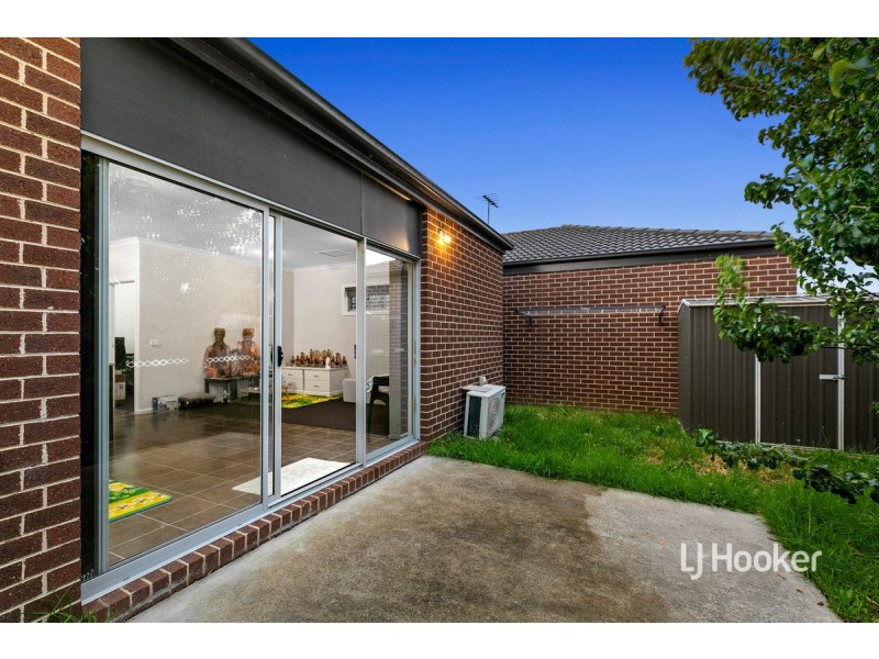 6/37-39 Valencia Circuit, Cranbourne VIC 3977