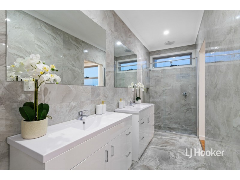 123B Lennon Boulevard, Point Cook VIC 3030