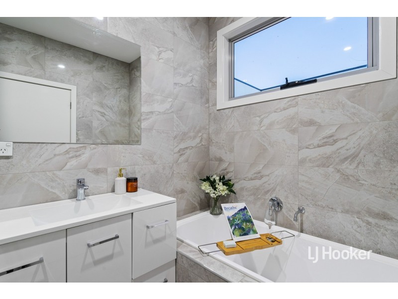 123B Lennon Boulevard, Point Cook VIC 3030