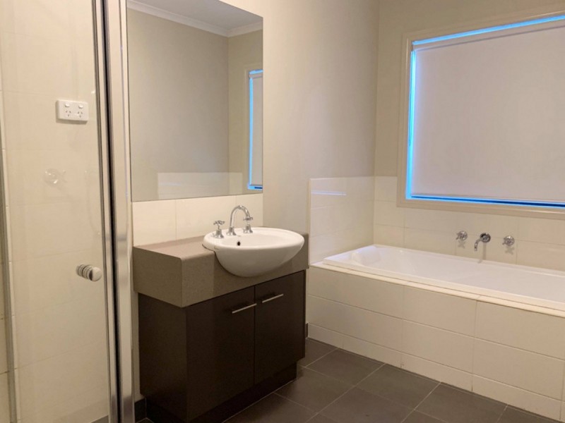 1 Archibald Chase, Point Cook VIC 3030