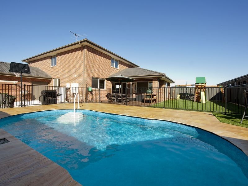 22 Fairbridge Road, Point Cook VIC 3030