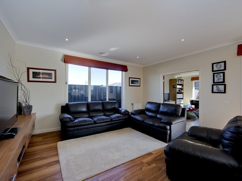 22 Fairbridge Road, Point Cook VIC 3030