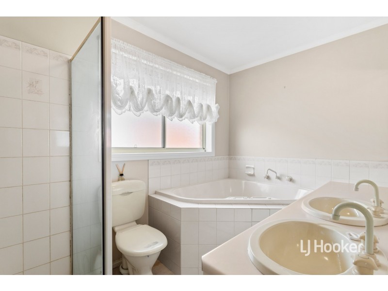 34 William Leake Avenue, Seabrook VIC 3028