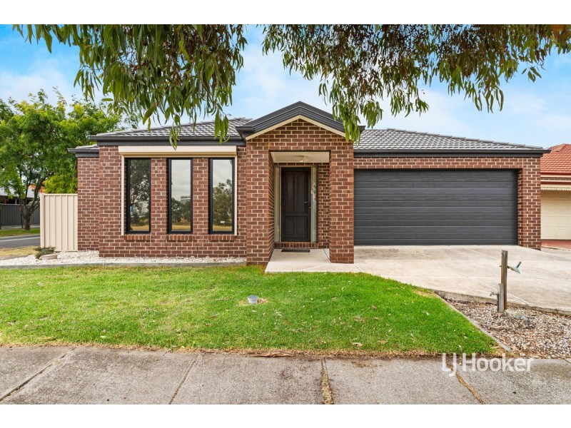 28 Sumner Crescent, Point Cook VIC 3030