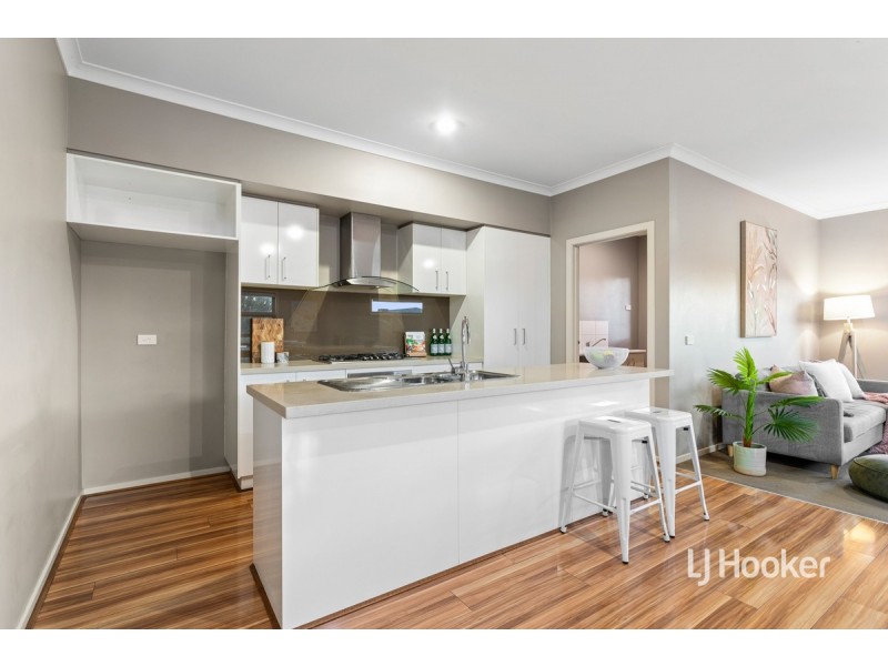 16 Admiralty Lane, Sydenham VIC 3037