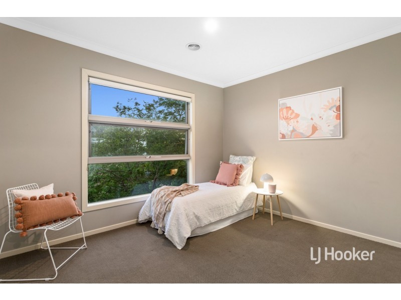 16 Admiralty Lane, Sydenham VIC 3037