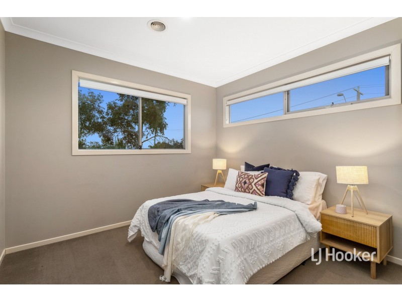 16 Admiralty Lane, Sydenham VIC 3037