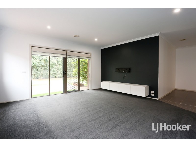 14 Metcalf Way, Point Cook VIC 3030