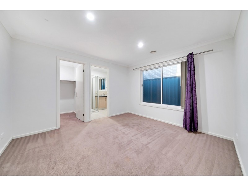 17 Vicky Court, Point Cook VIC 3030