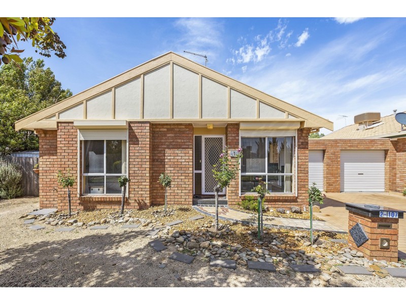 2/107 Seabrook Boulevard, Seabrook VIC 3028