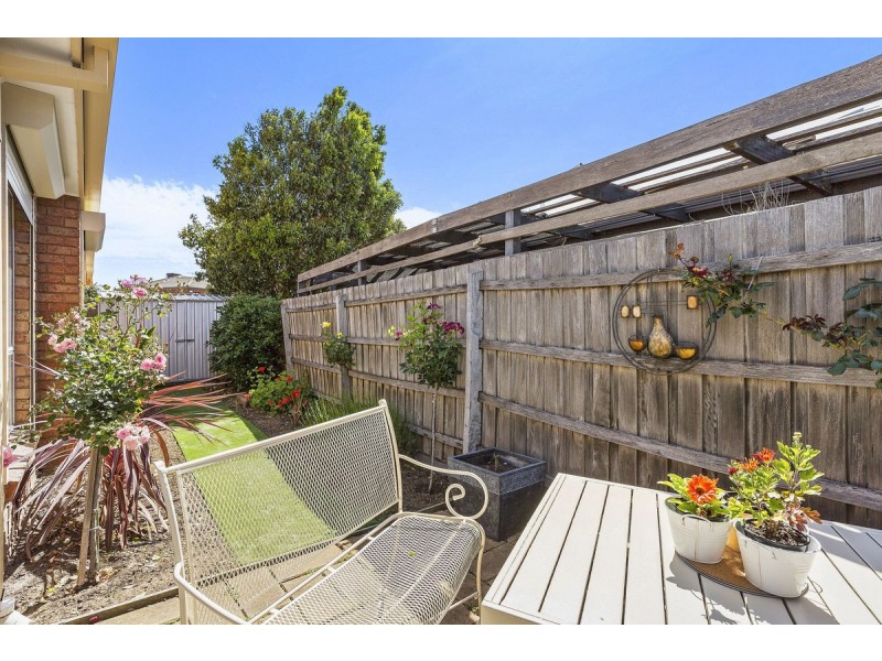 2/107 Seabrook Boulevard, Seabrook VIC 3028