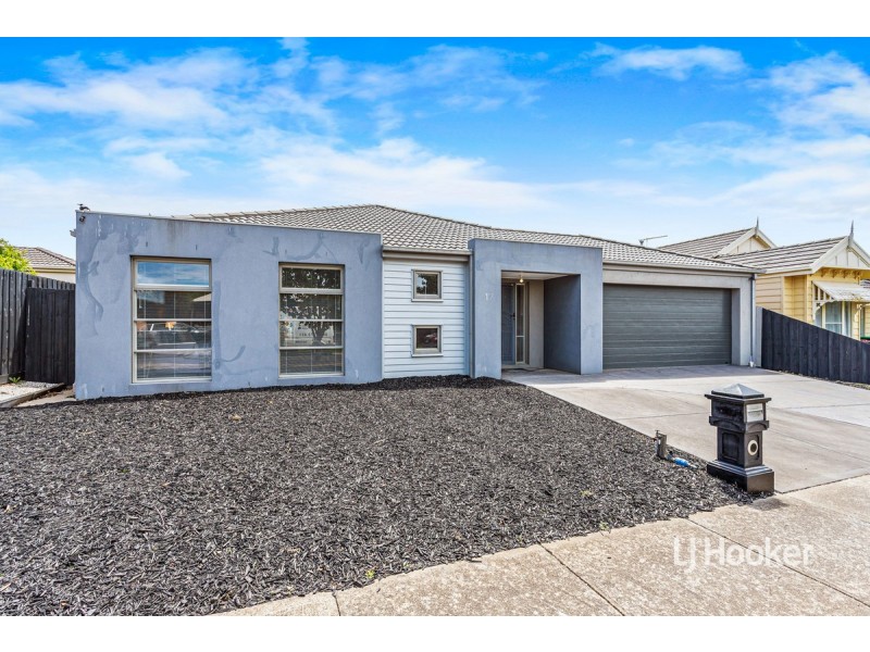 17 Emily Crescent, Point Cook VIC 3030
