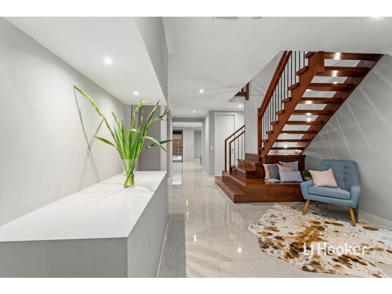 11 Royal Circuit, Point Cook VIC 3030