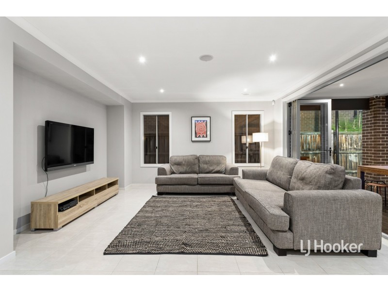 11 Royal Circuit, Point Cook VIC 3030