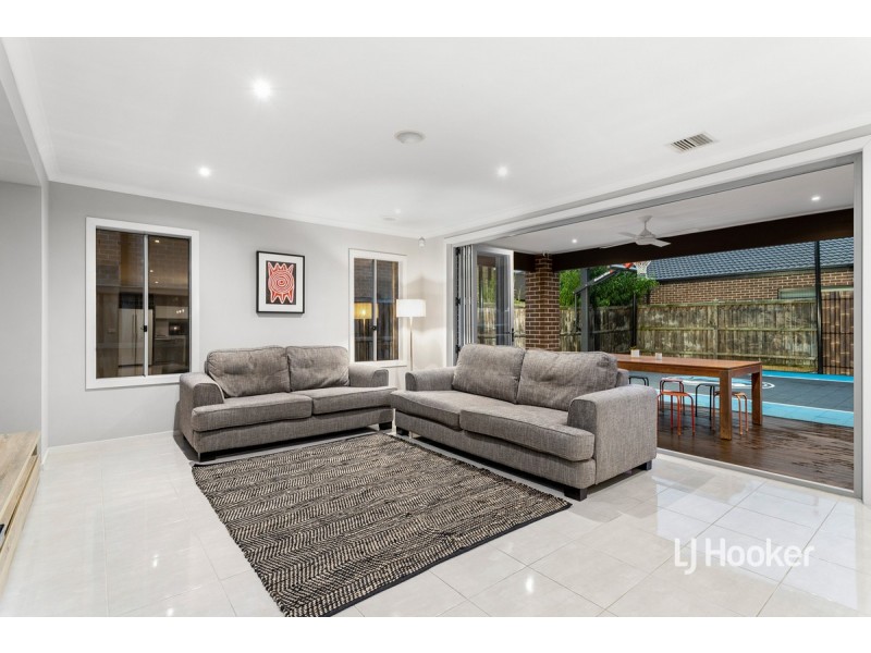 11 Royal Circuit, Point Cook VIC 3030