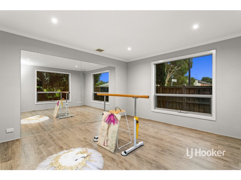 11 Royal Circuit, Point Cook VIC 3030