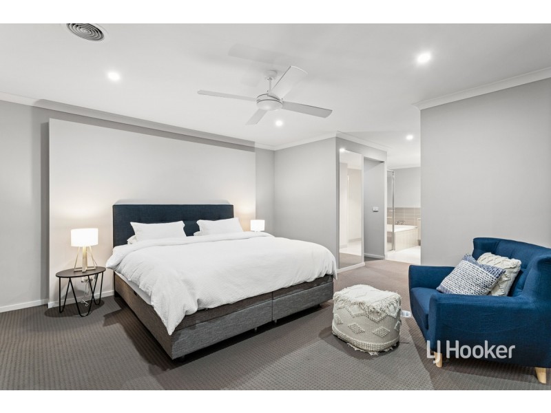 11 Royal Circuit, Point Cook VIC 3030
