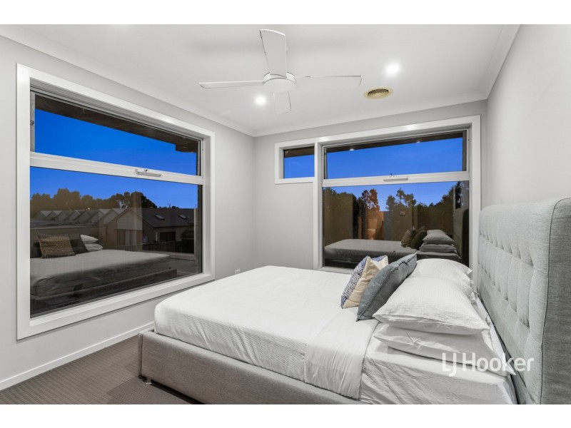 11 Royal Circuit, Point Cook VIC 3030