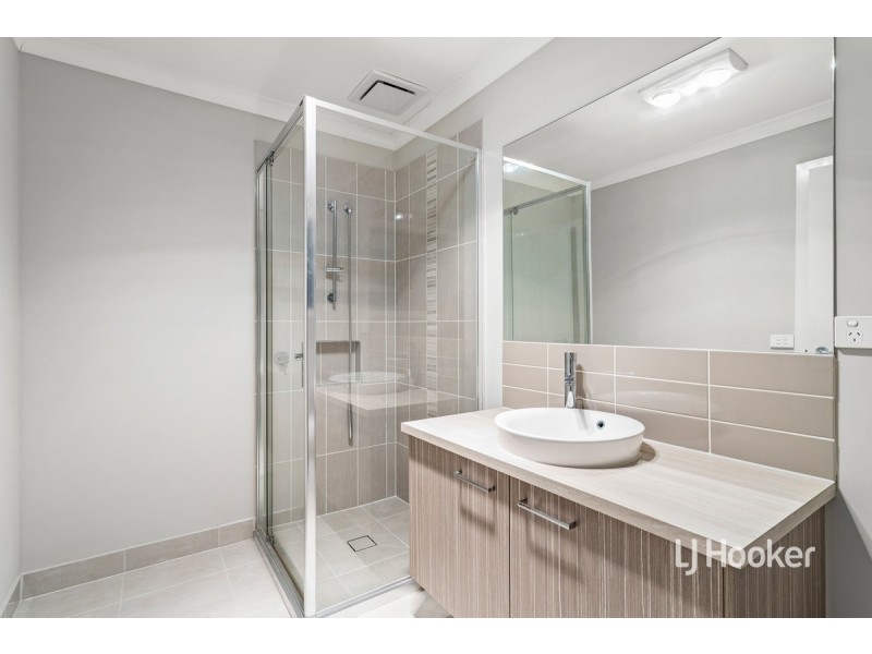 11 Royal Circuit, Point Cook VIC 3030