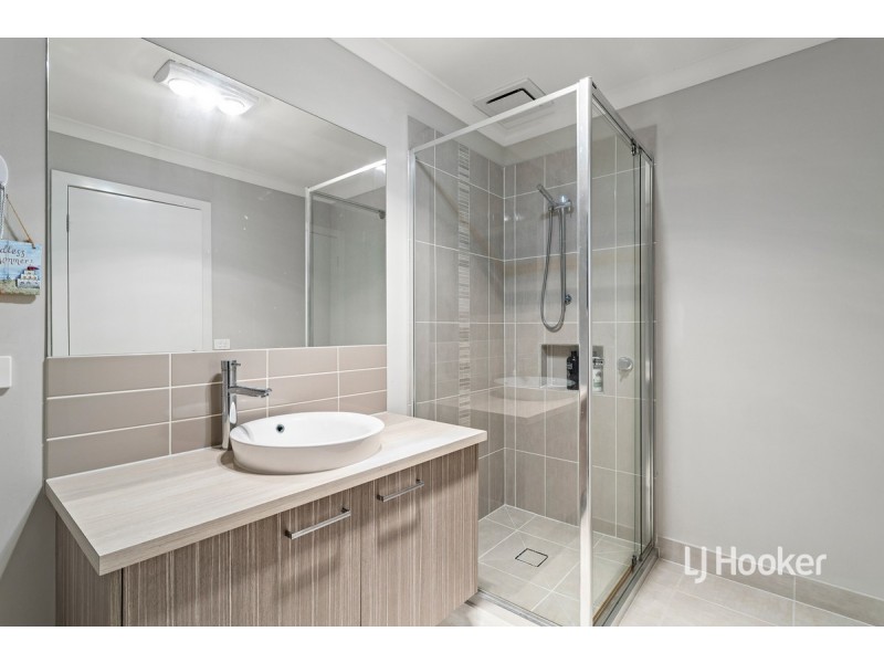 11 Royal Circuit, Point Cook VIC 3030