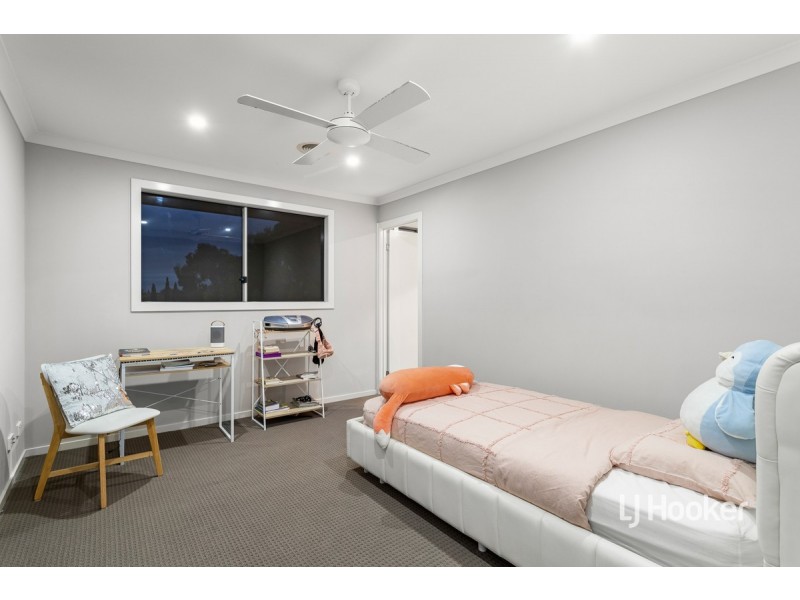 11 Royal Circuit, Point Cook VIC 3030