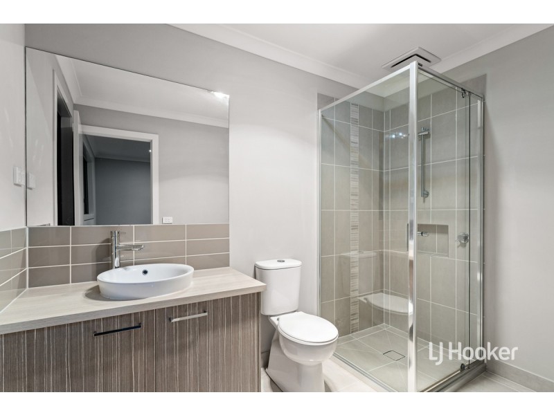11 Royal Circuit, Point Cook VIC 3030