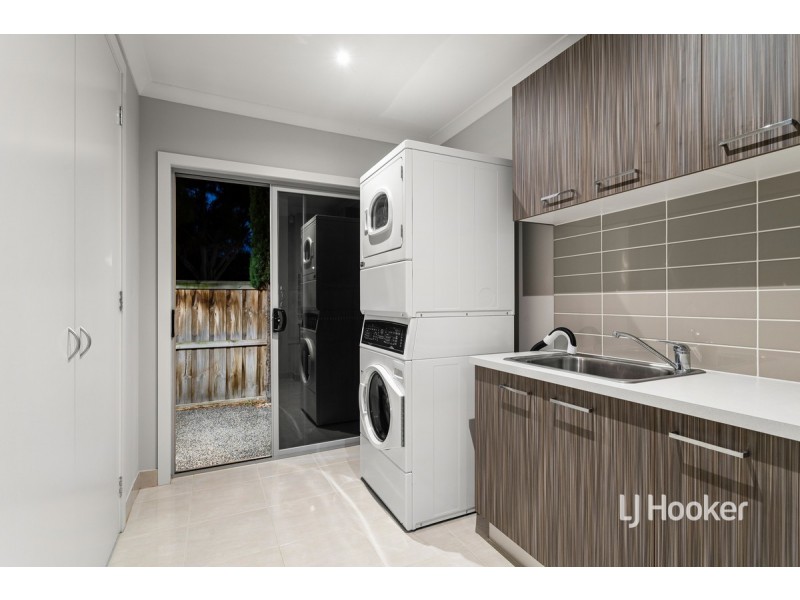 11 Royal Circuit, Point Cook VIC 3030