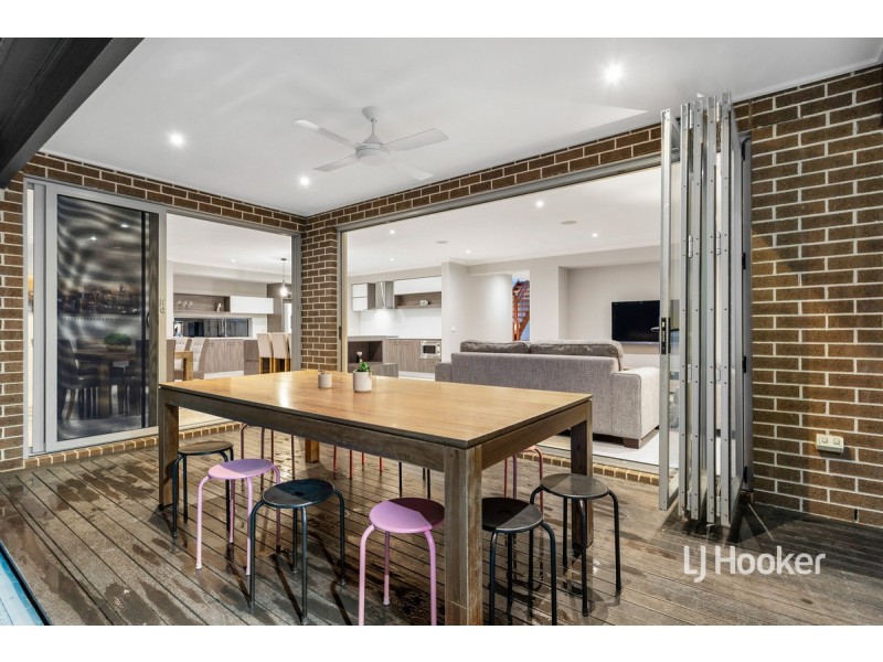 11 Royal Circuit, Point Cook VIC 3030