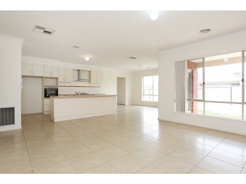 32 Florey Avenue, Point Cook VIC 3030