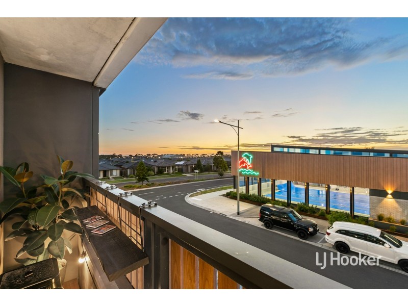 102/2 Kenswick Street, Point Cook VIC 3030