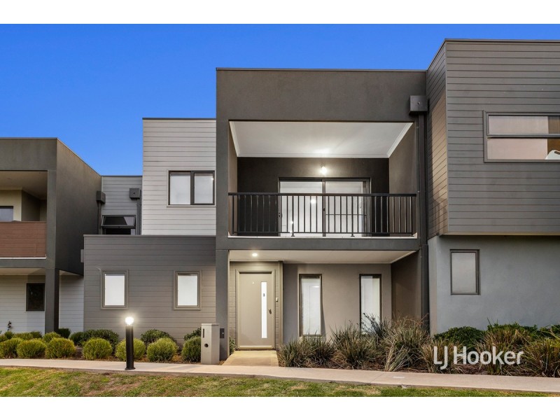 3 Hiddleston Court, Cranbourne West VIC 3977